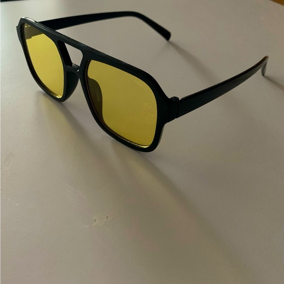 Aviator sunglasses - Picture 2 of 3